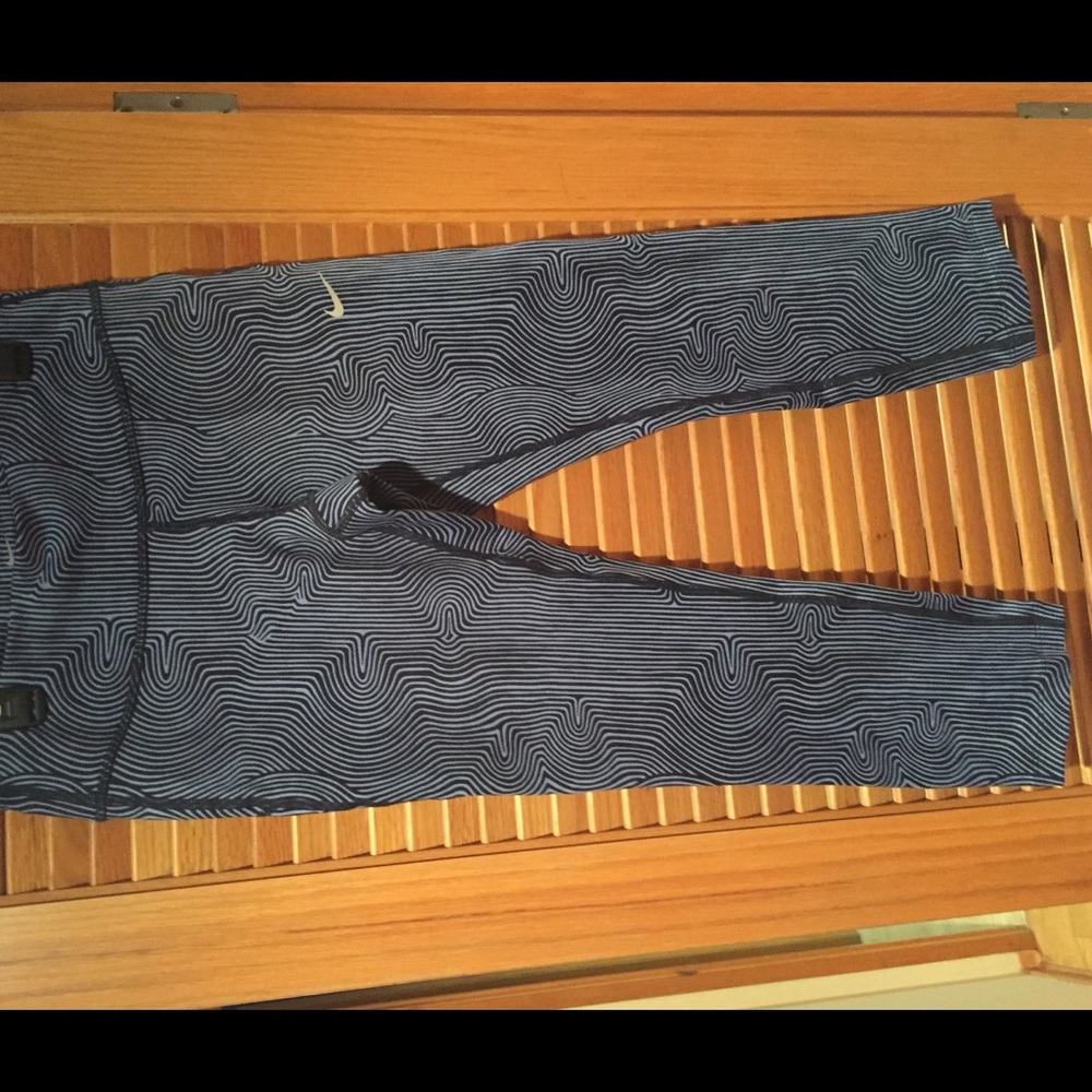 Nike cropped workout pants